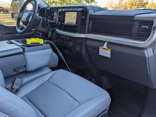 2023 Ford F-450 Chassis XL
