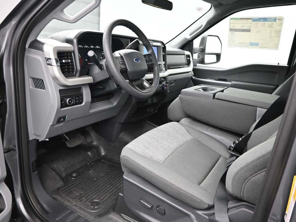 2025 Ford F-350 Super Duty XL