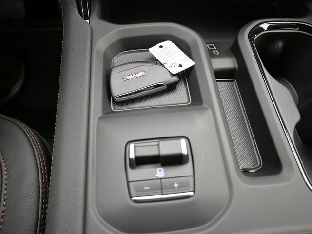 2025 GMC Sierra 2500HD 4WD Crew Cab Standard Bed AT4