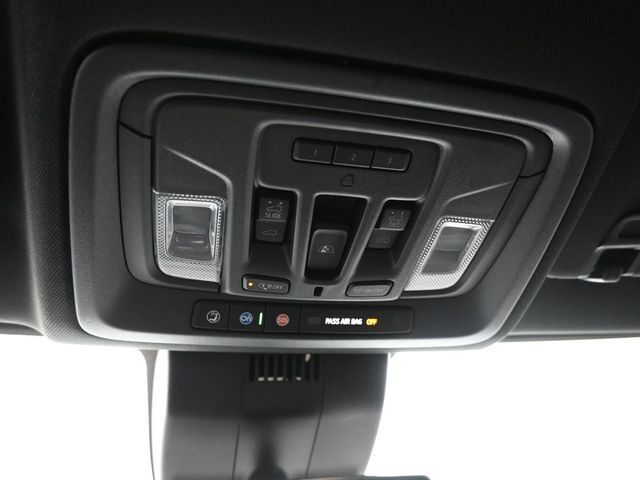2025 GMC Sierra 2500HD 4WD Crew Cab Standard Bed AT4