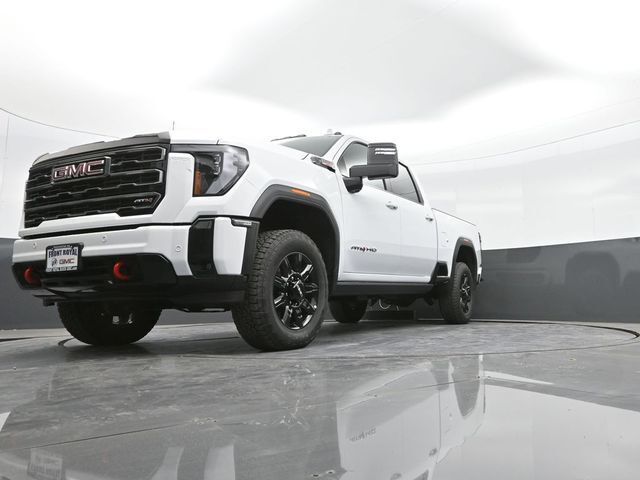2025 GMC Sierra 2500HD 4WD Crew Cab Standard Bed AT4