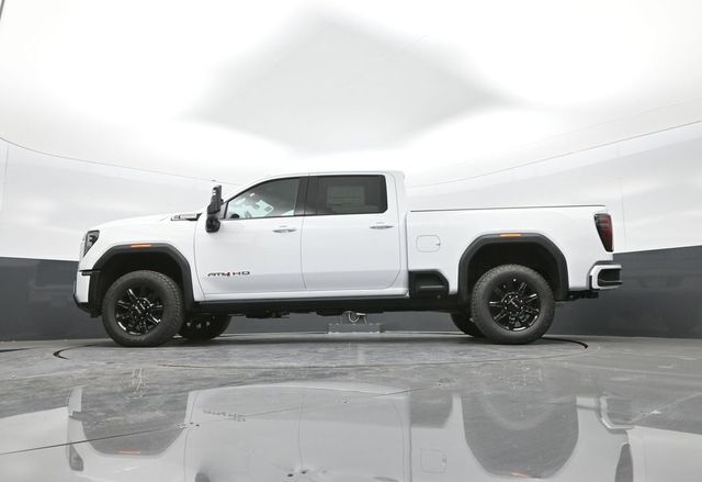 2025 GMC Sierra 2500HD 4WD Crew Cab Standard Bed AT4