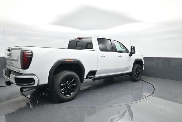 2025 GMC Sierra 2500HD 4WD Crew Cab Standard Bed AT4
