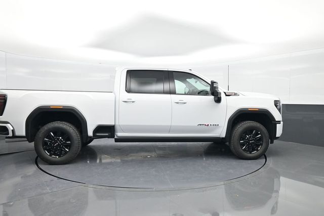 2025 GMC Sierra 2500HD 4WD Crew Cab Standard Bed AT4