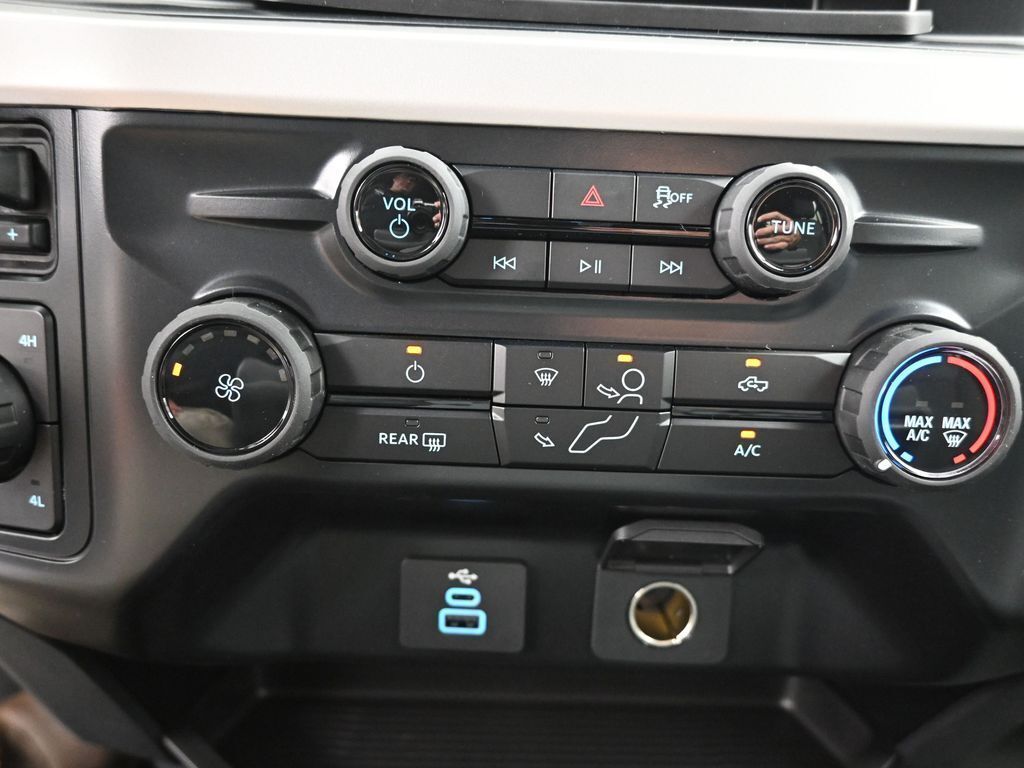 2026 Ford Super Duty F-250 SRW XLT