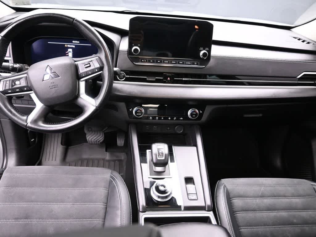 2023 Mitsubishi Outlander SE
