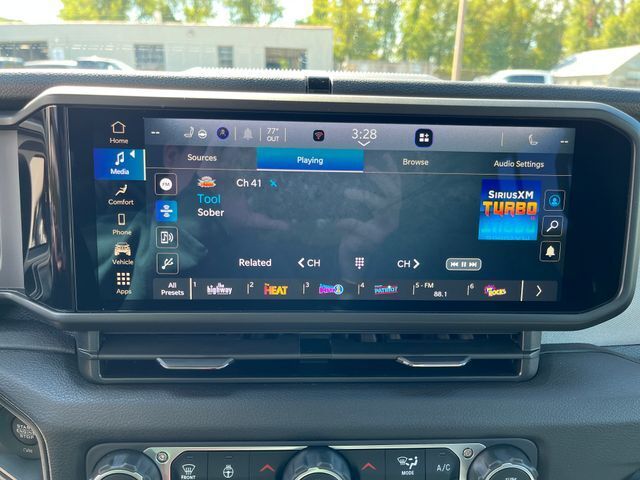 2025 Jeep Wrangler 4-Door Summit 4x4