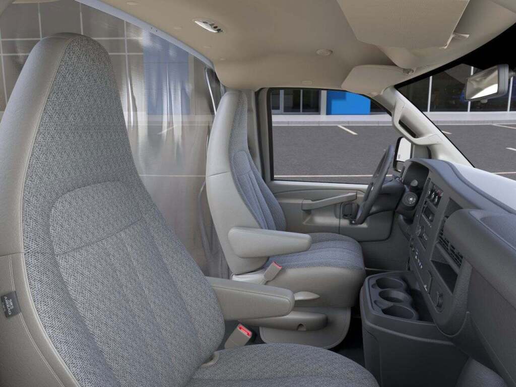 2025 Chevrolet Express 3500