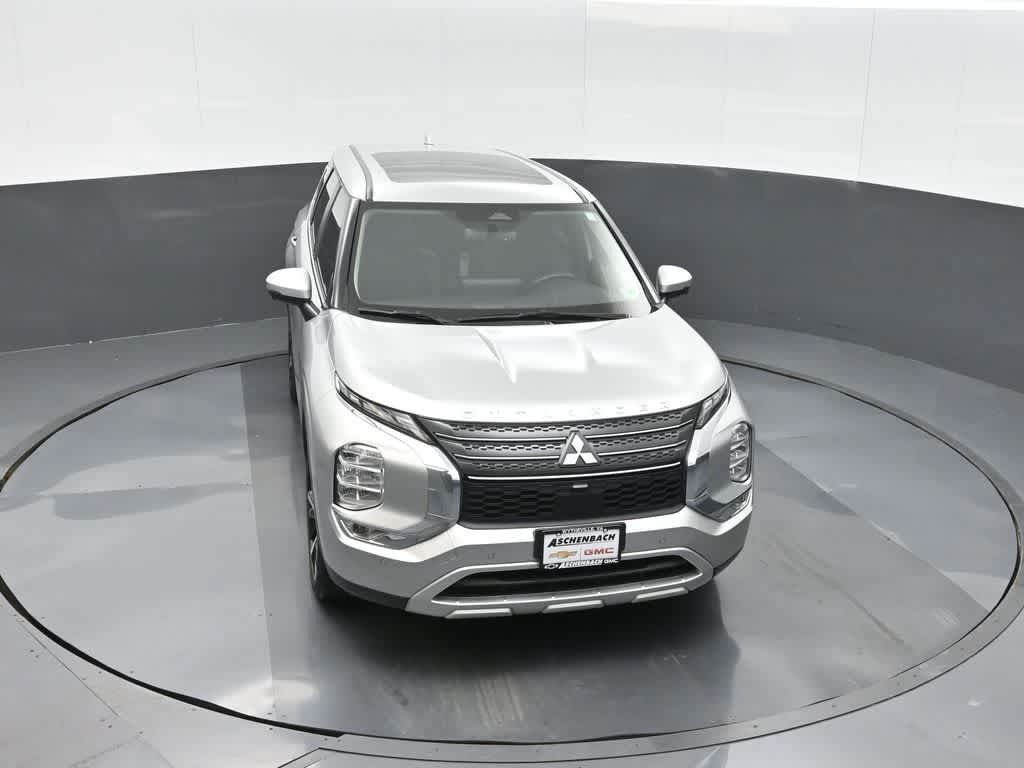 2023 Mitsubishi Outlander SE