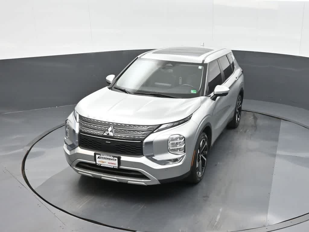 2023 Mitsubishi Outlander SE