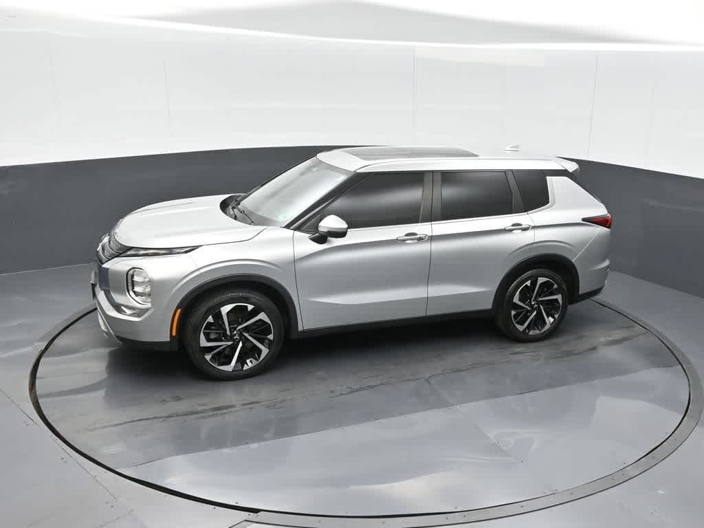 2023 Mitsubishi Outlander SE
