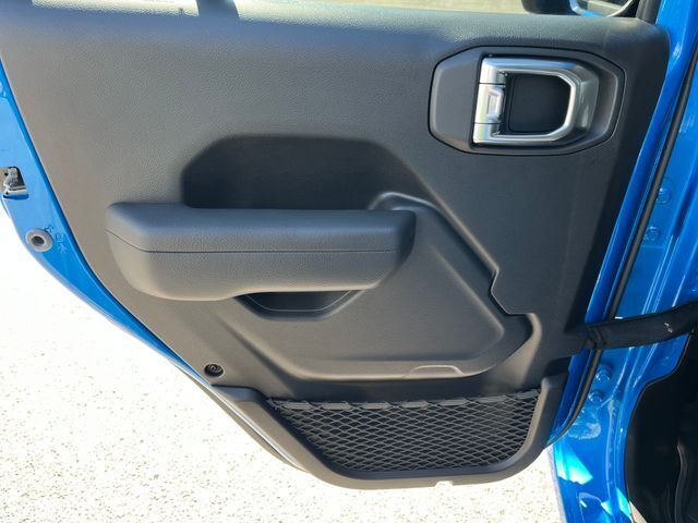 2025 Jeep Wrangler 4-Door Summit 4x4
