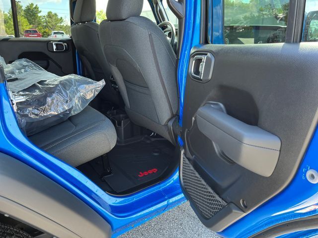 2025 Jeep Wrangler 4-Door Summit 4x4