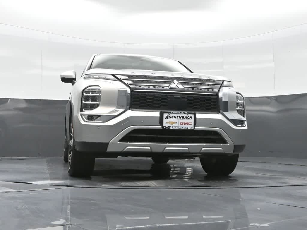 2023 Mitsubishi Outlander SE