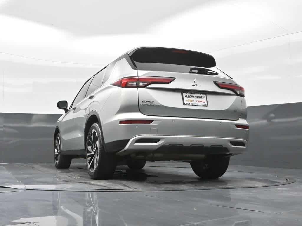 2023 Mitsubishi Outlander SE