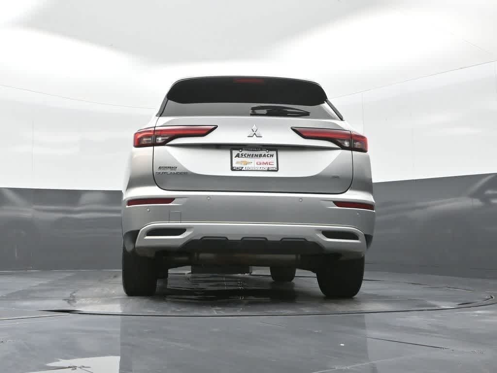 2023 Mitsubishi Outlander SE