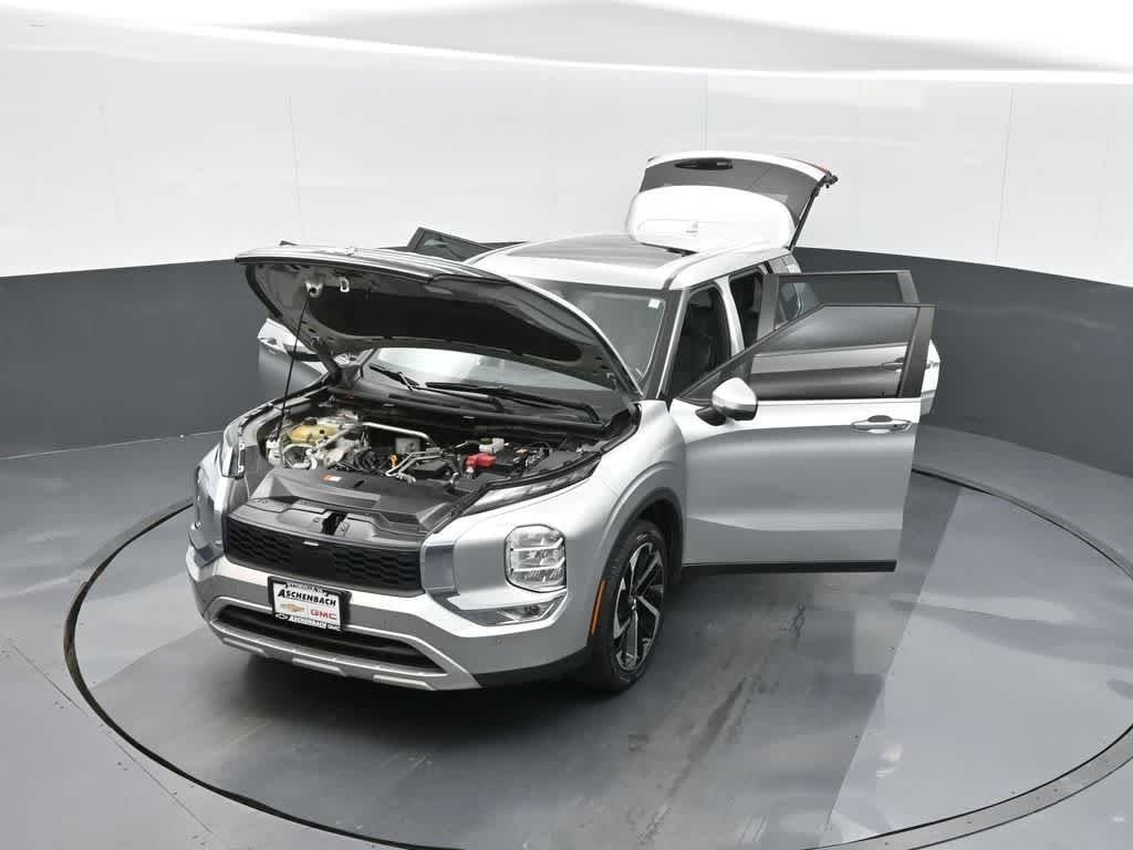 2023 Mitsubishi Outlander SE