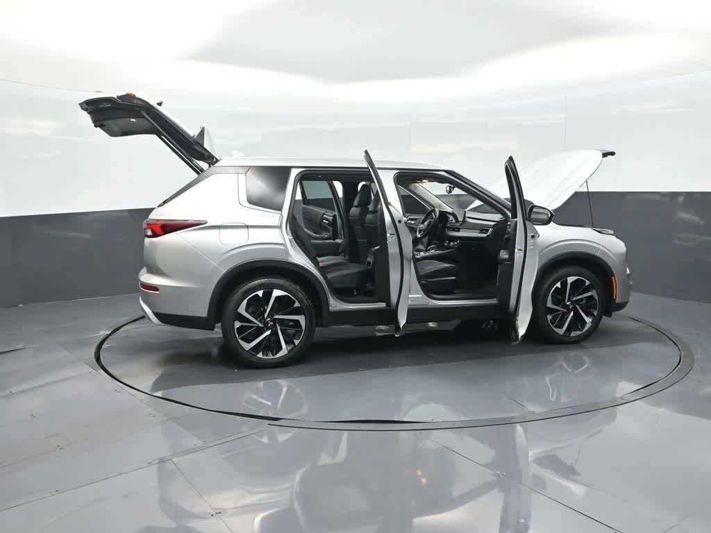 2023 Mitsubishi Outlander SE