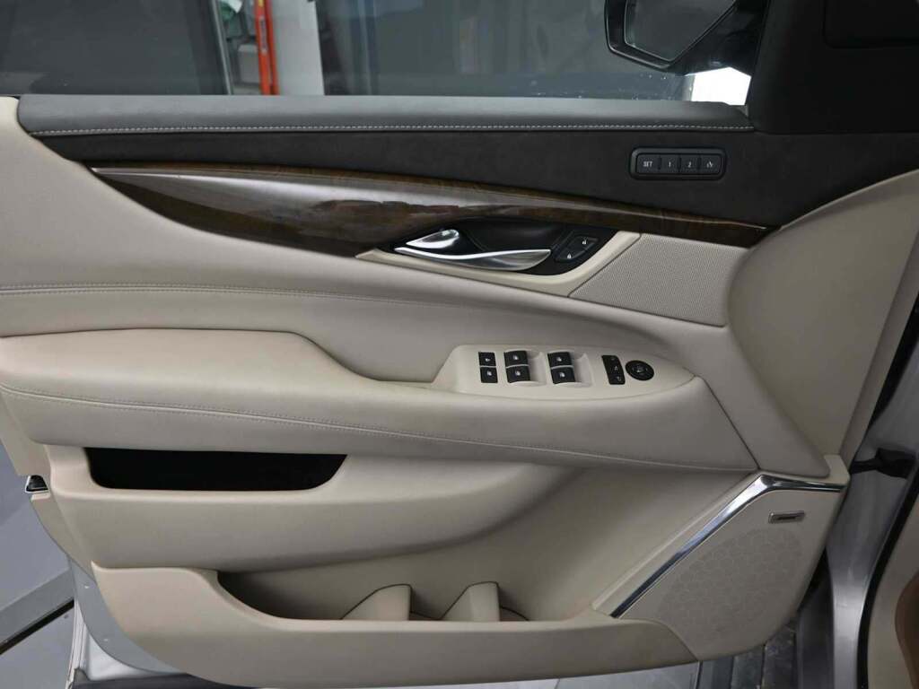2018 Cadillac Escalade ESV Premium Luxury