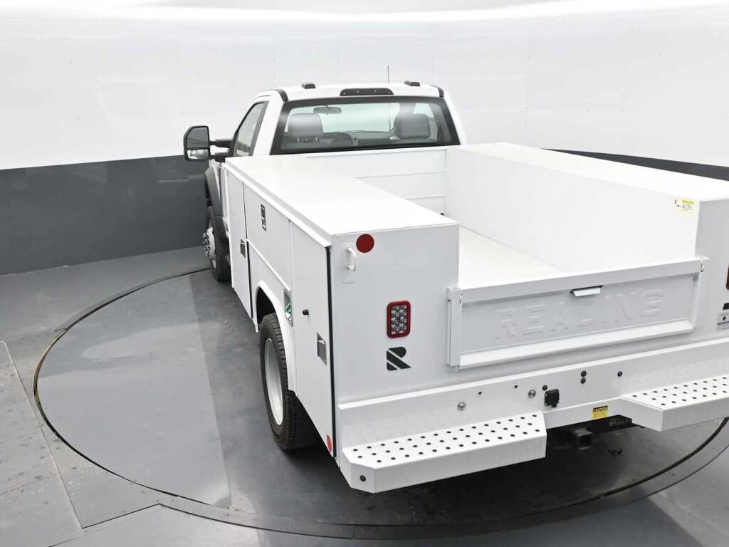 2023 Ford F-550 Super Duty 