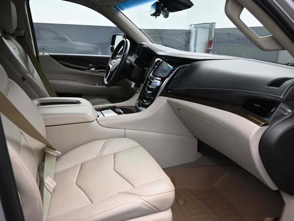 2018 Cadillac Escalade ESV Premium Luxury