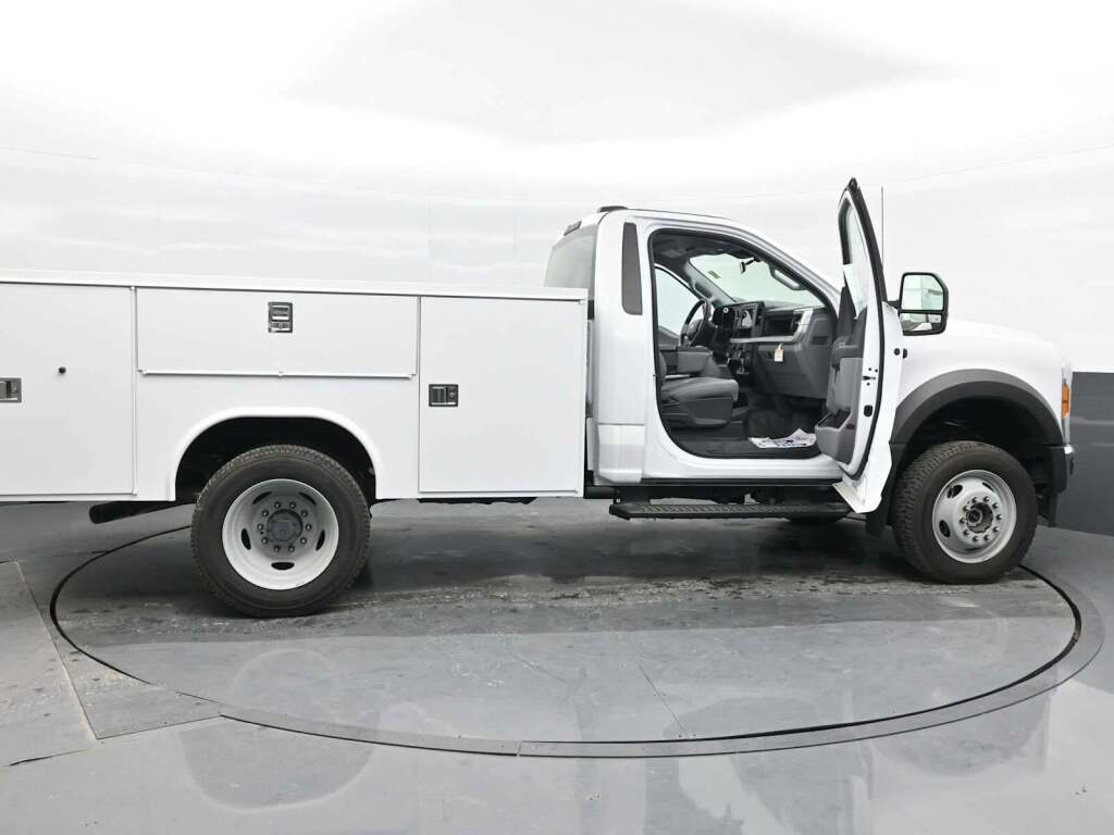 2023 Ford F-550 Super Duty 