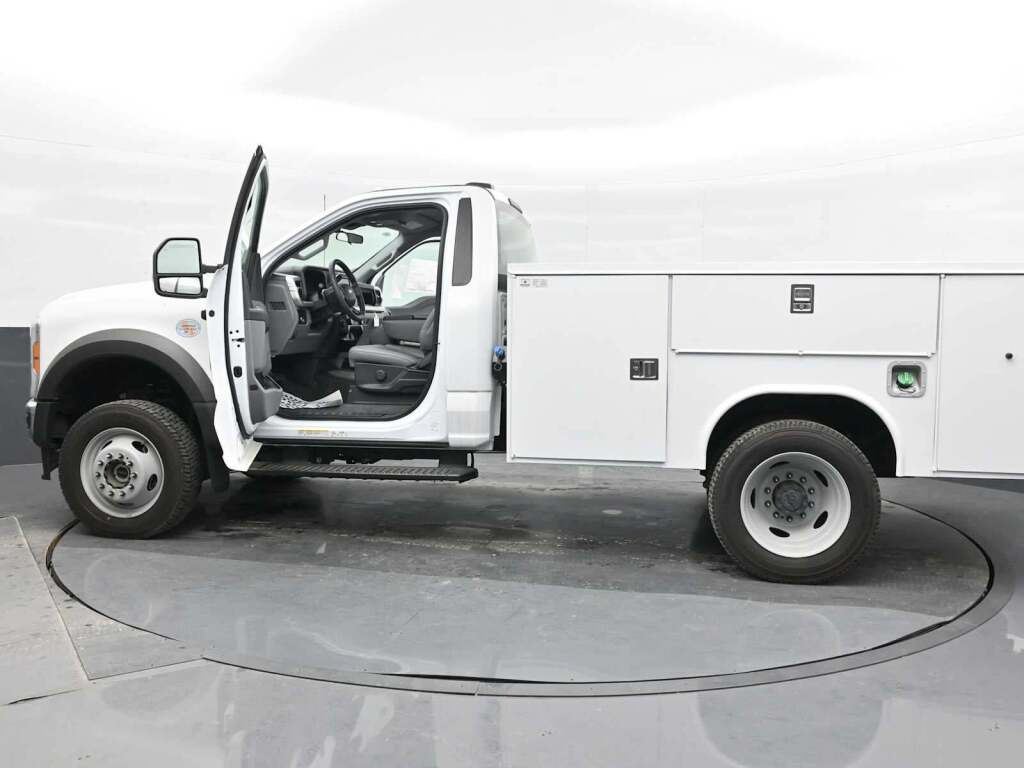 2023 Ford F-550 Super Duty 