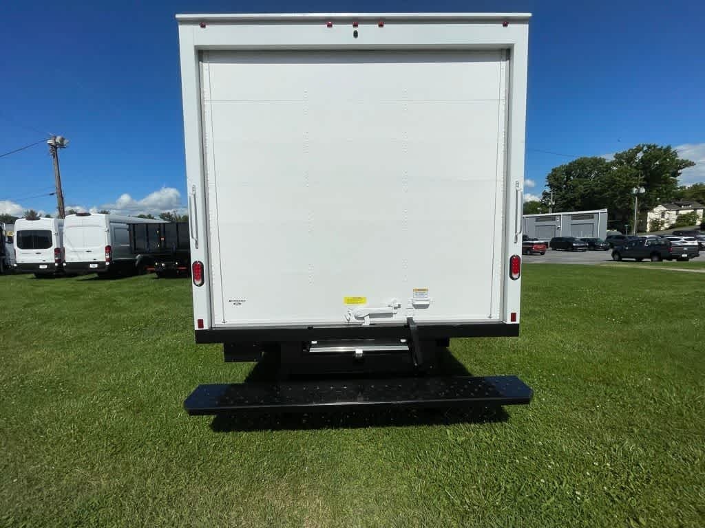 2024 Ford E-450 Cutaway 