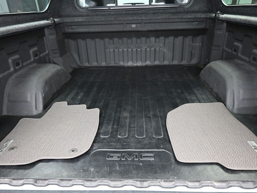2022 GMC Sierra 1500 4WD Crew Cab Short Box Denali