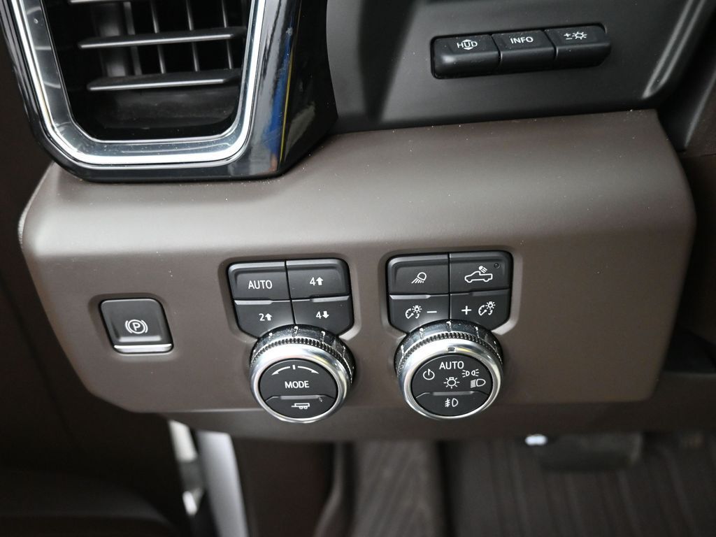 2022 GMC Sierra 1500 4WD Crew Cab Short Box Denali