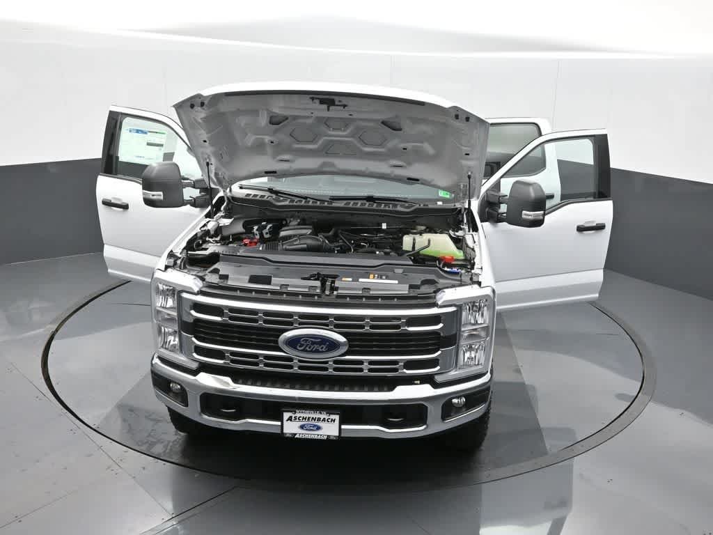 2025 Ford F-350 XLT