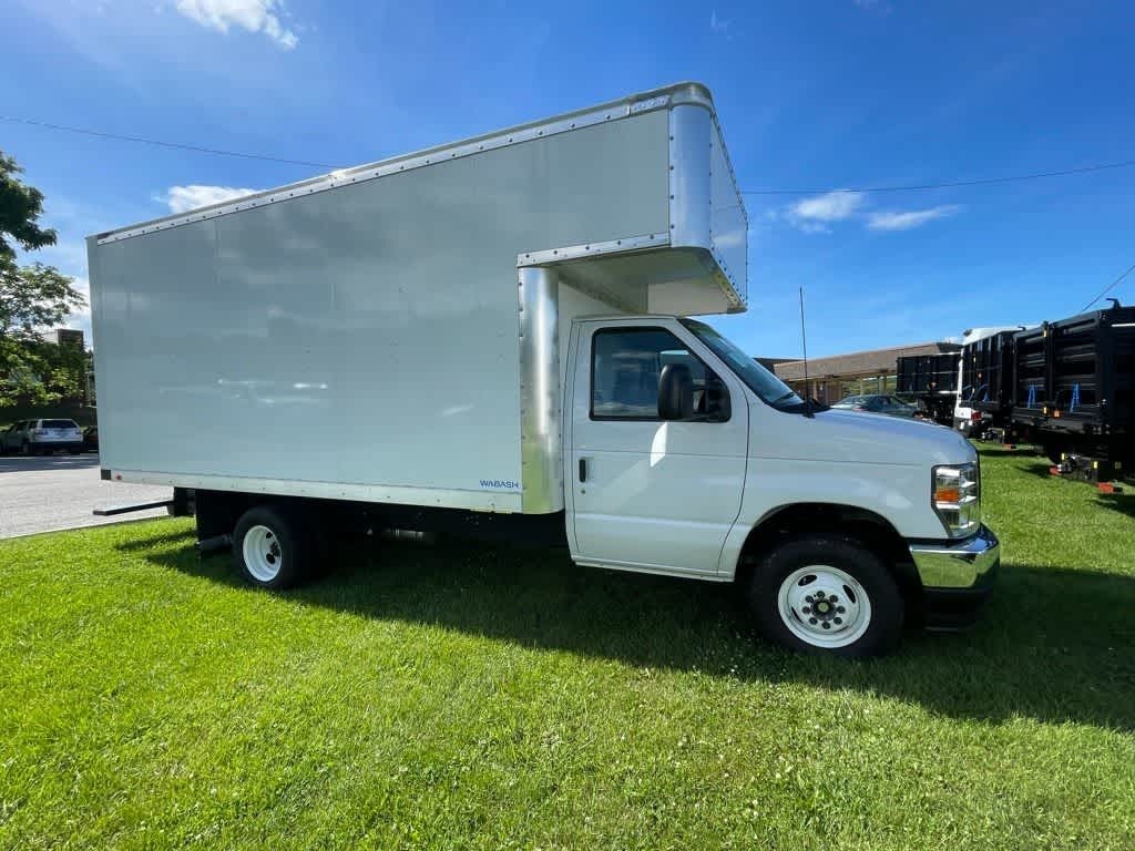 2024 Ford E-450 Cutaway 