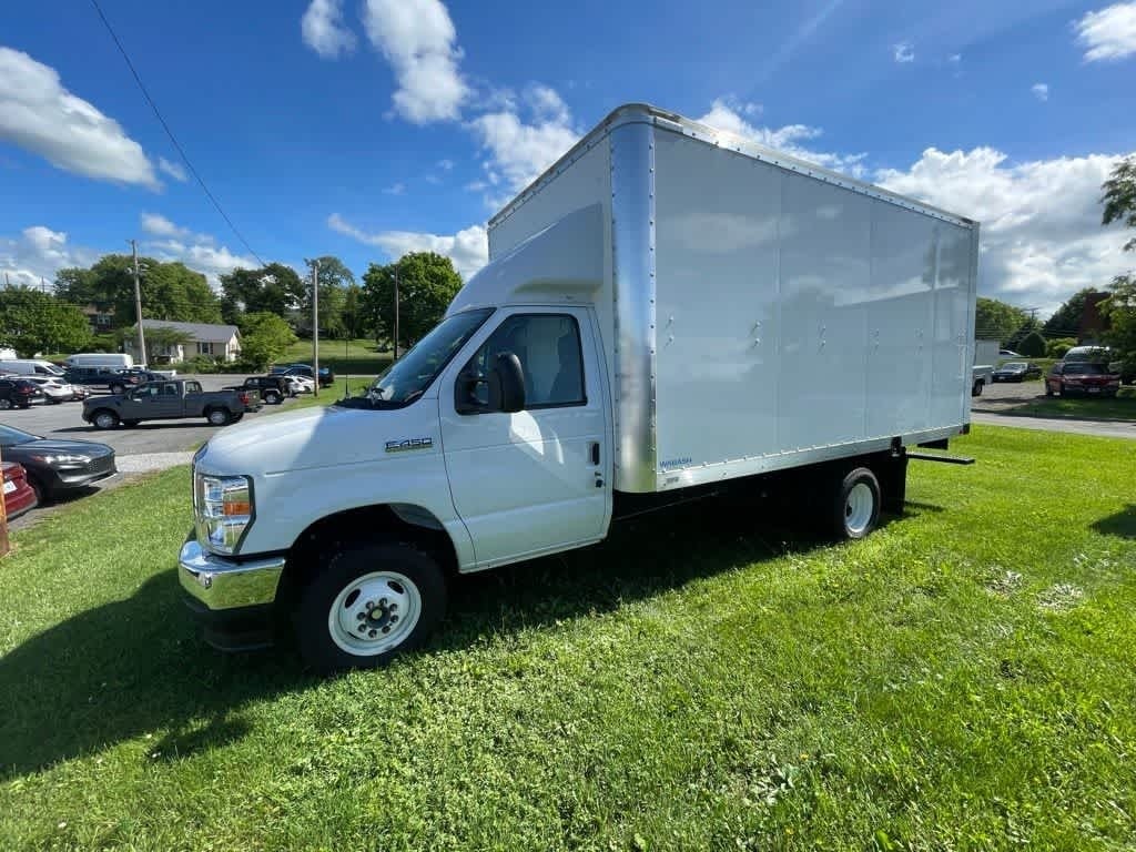 2024 Ford E-450 Cutaway 