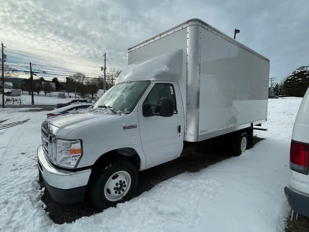 2024 Ford E-450 Cutaway 