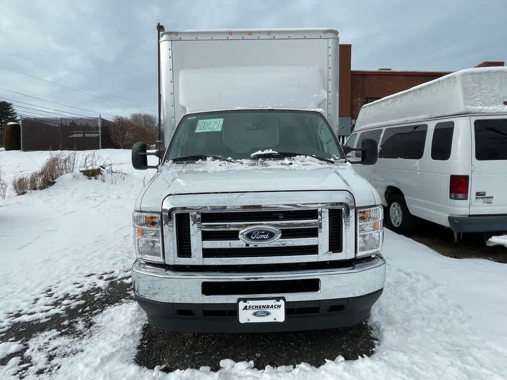 2024 Ford E-450 Cutaway 