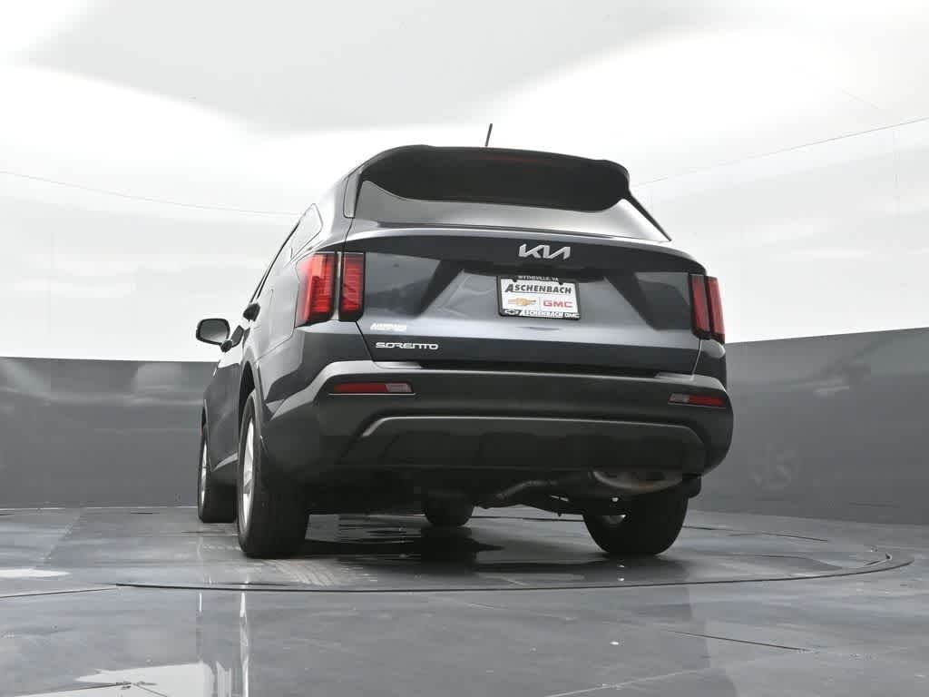 2023 Kia Sorento LX