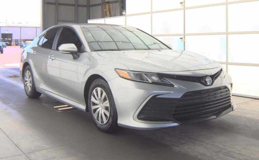 2021 Toyota Camry LE Hybrid