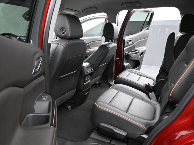 2023 GMC Acadia AWD AT4