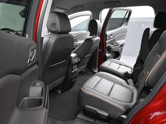 2023 GMC Acadia AWD AT4
