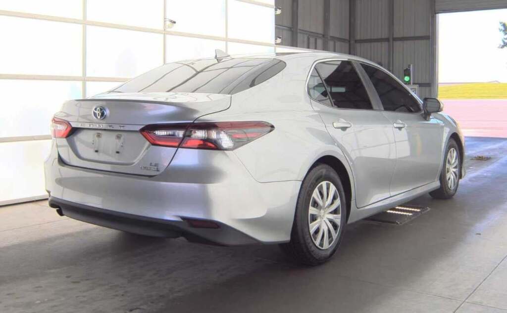 2021 Toyota Camry LE Hybrid