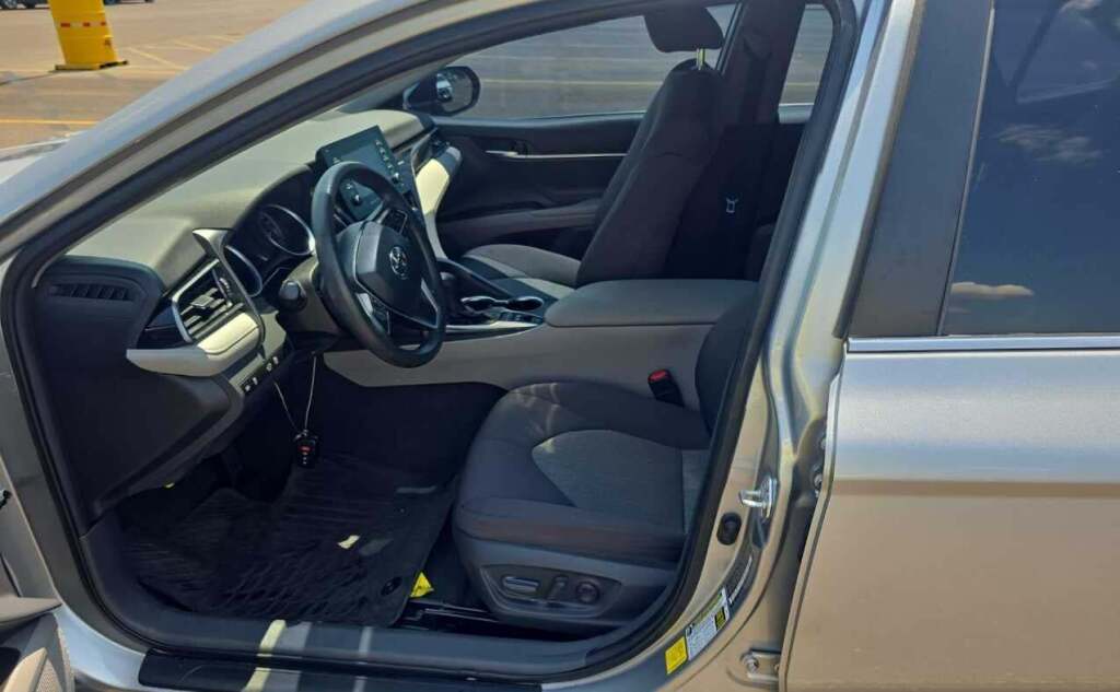 2021 Toyota Camry LE Hybrid