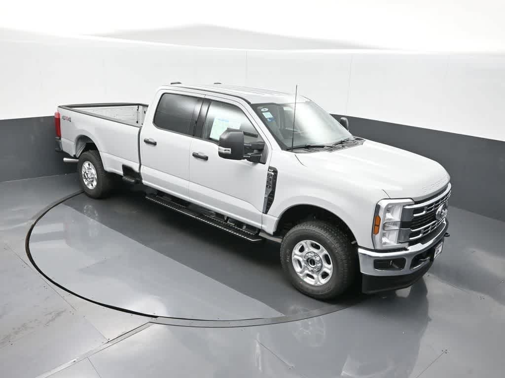 2026 Ford Super Duty F-350 SRW XLT