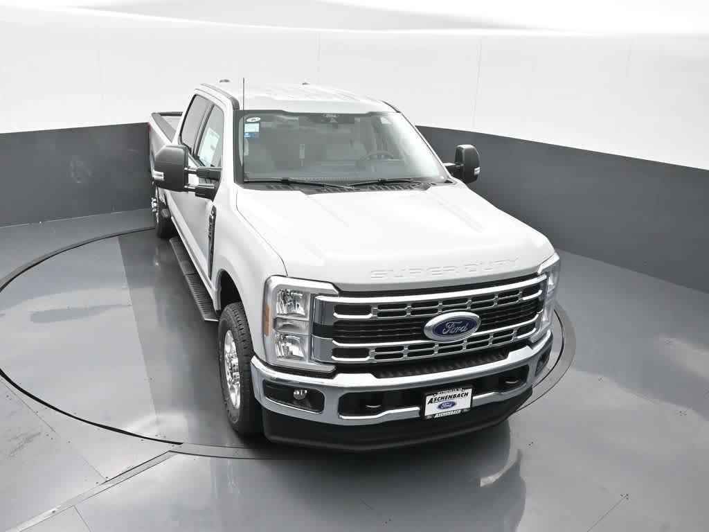 2026 Ford Super Duty F-350 SRW XLT