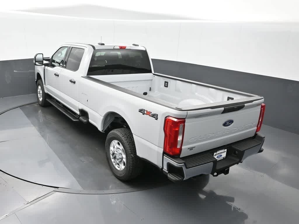 2026 Ford Super Duty F-350 SRW XLT