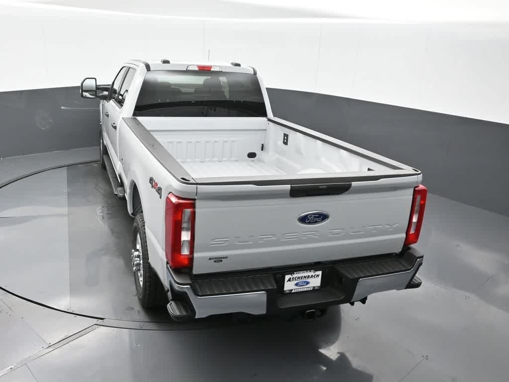 2026 Ford Super Duty F-350 SRW XLT