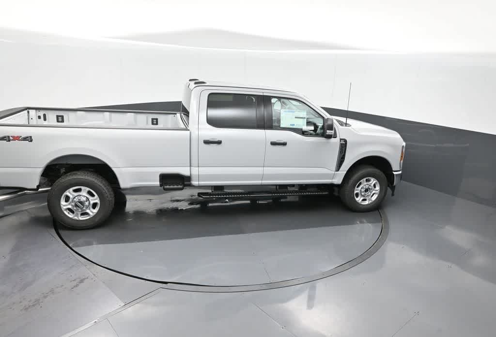 2026 Ford Super Duty F-350 SRW XLT
