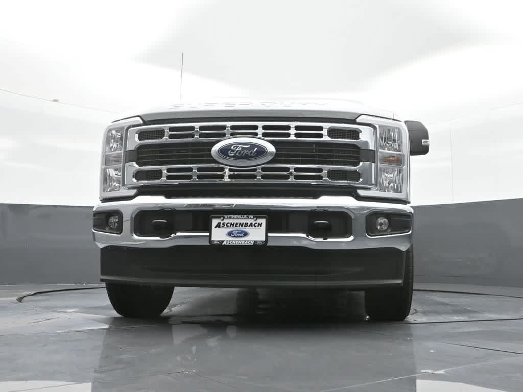 2026 Ford Super Duty F-350 SRW XLT