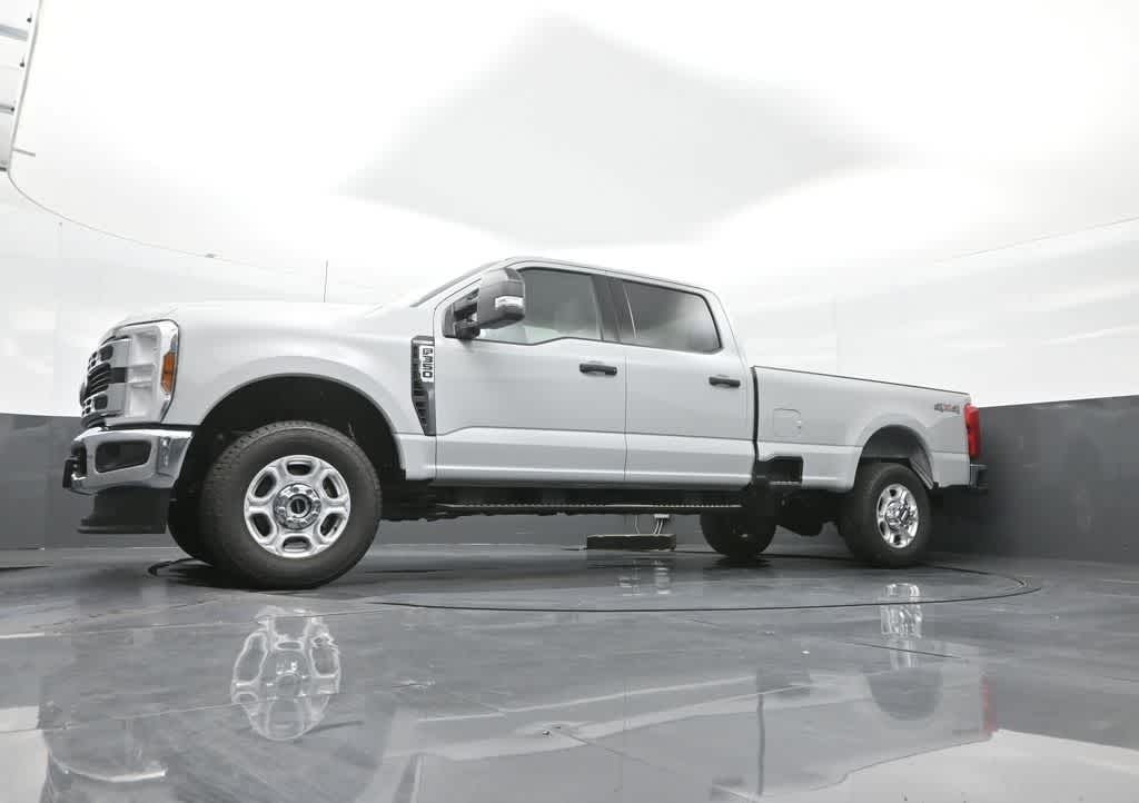 2026 Ford Super Duty F-350 SRW XLT