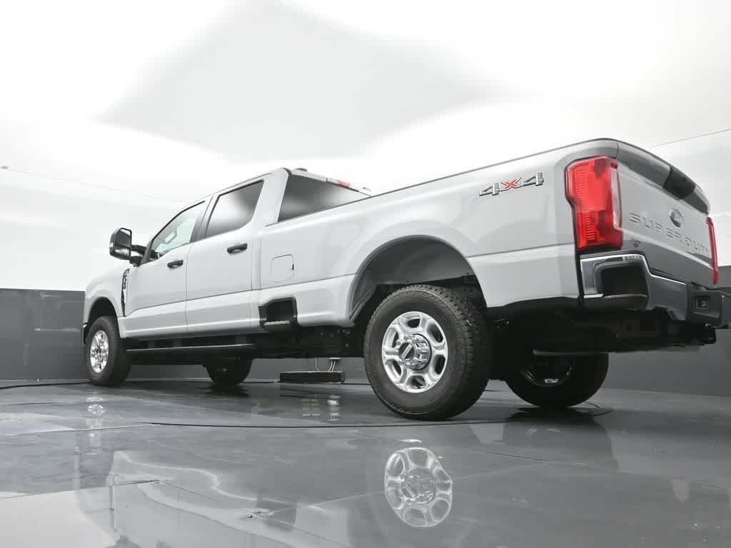 2026 Ford Super Duty F-350 SRW XLT