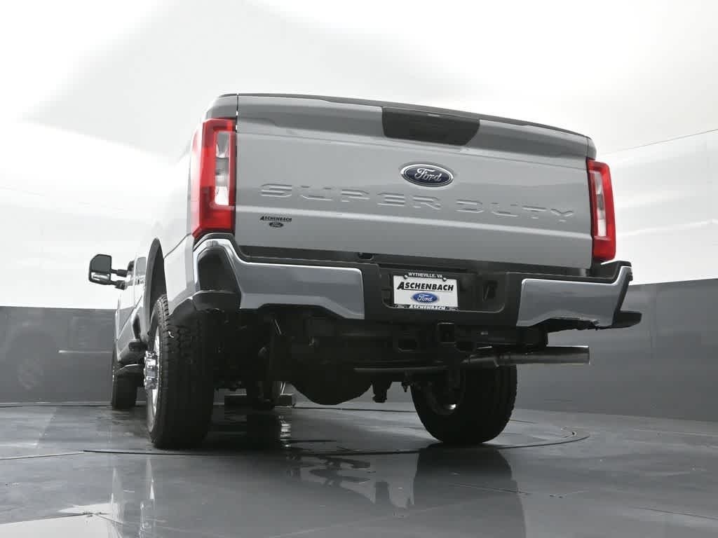 2026 Ford Super Duty F-350 SRW XLT